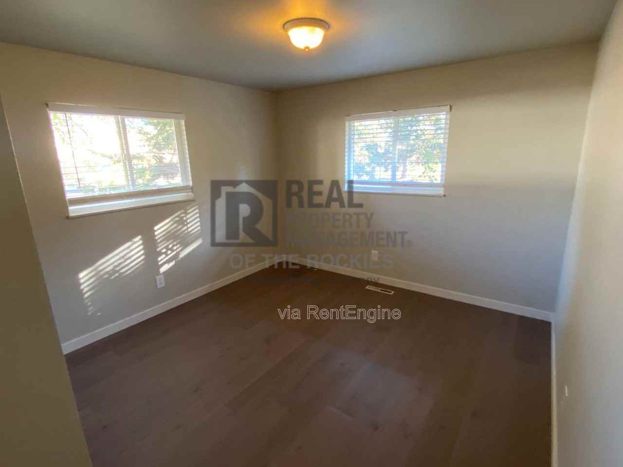 700 Dawn Ave - Photo 4 of 6