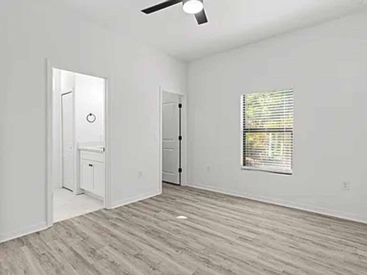 1141 Edgerton Ave - Photo 6 of 24