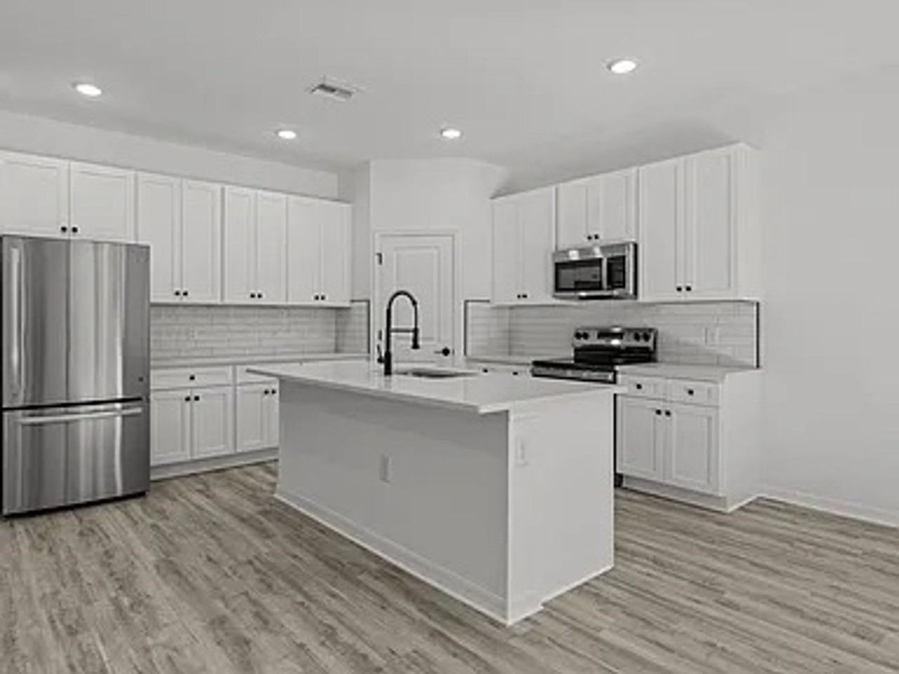 1141 Edgerton Ave - Photo 7 of 24