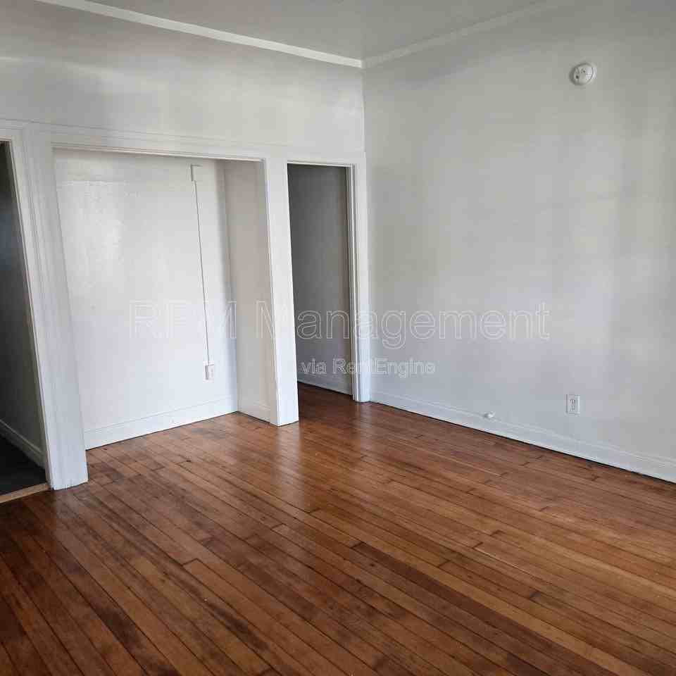 829 1/3 N Formosa Ave #829-1-3 - Photo 5 of 14