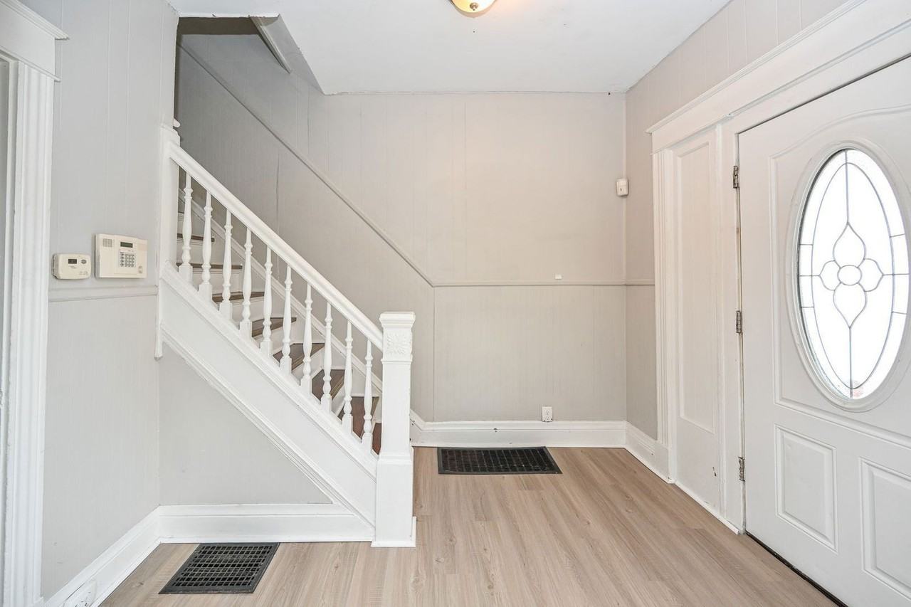 2317 Stratford Ave - Photo 5 of 30