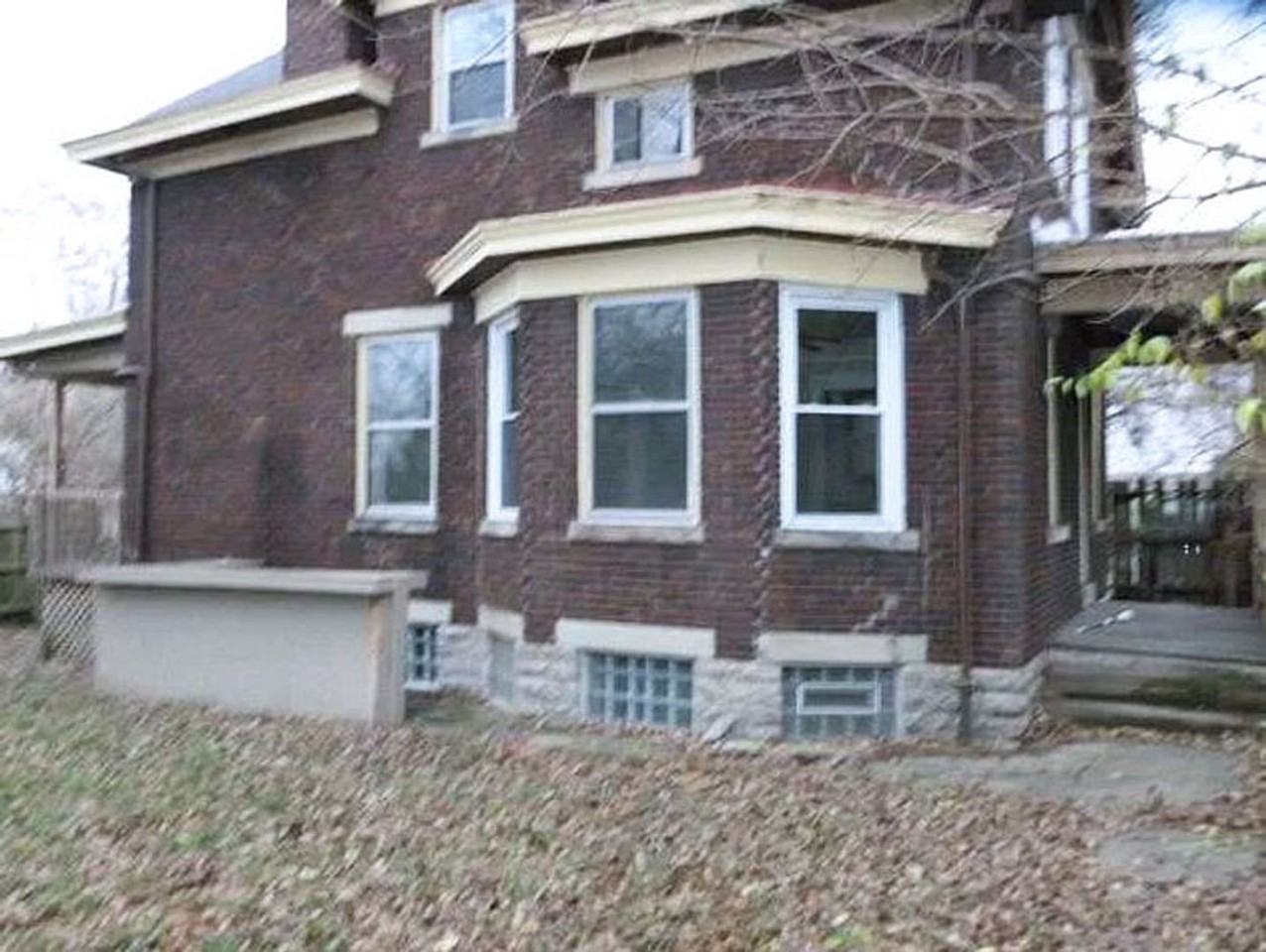 635 Straight St #635S - Photo 4 of 6