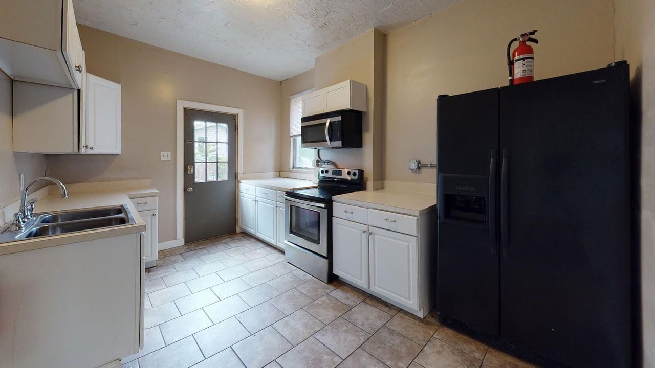 2305 Rohs St - Photo 3 of 14