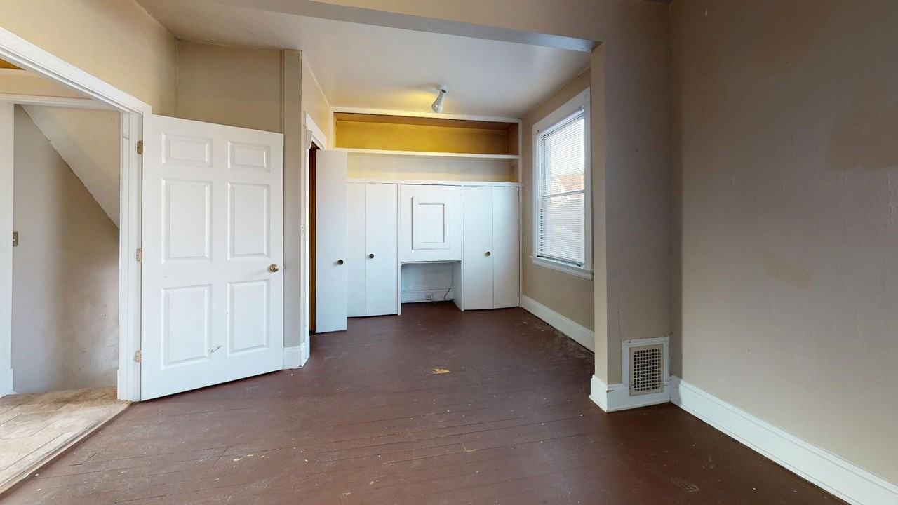 2305 Rohs St - Photo 4 of 14