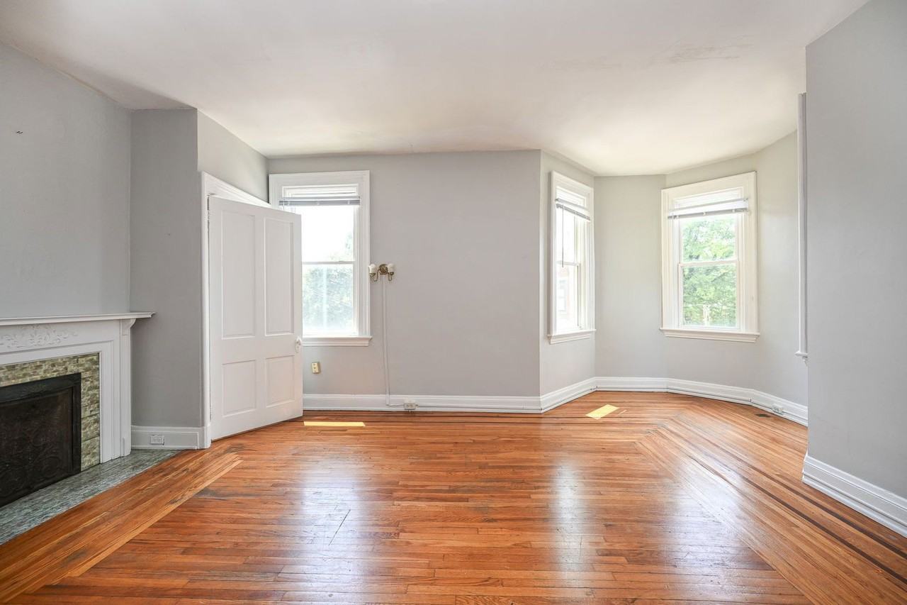 2431 Ohio Ave #4 - Photo 4 of 12