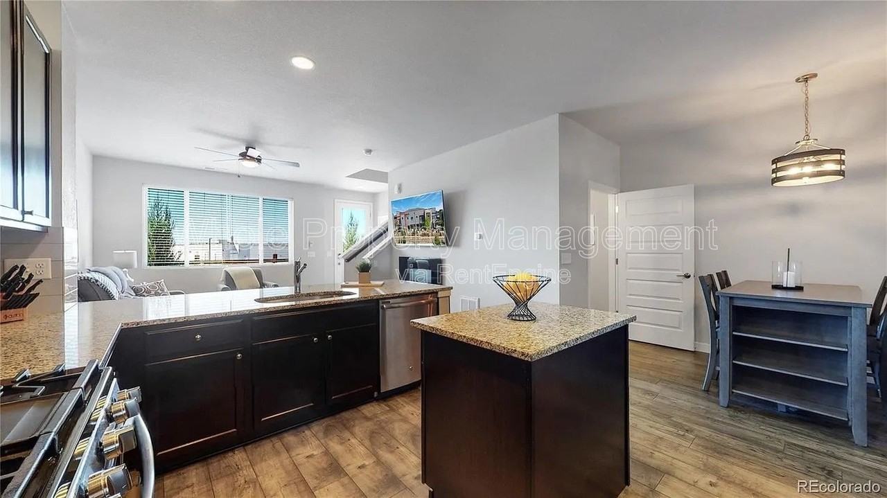 6605 Warren Dr - Photo 5 of 19