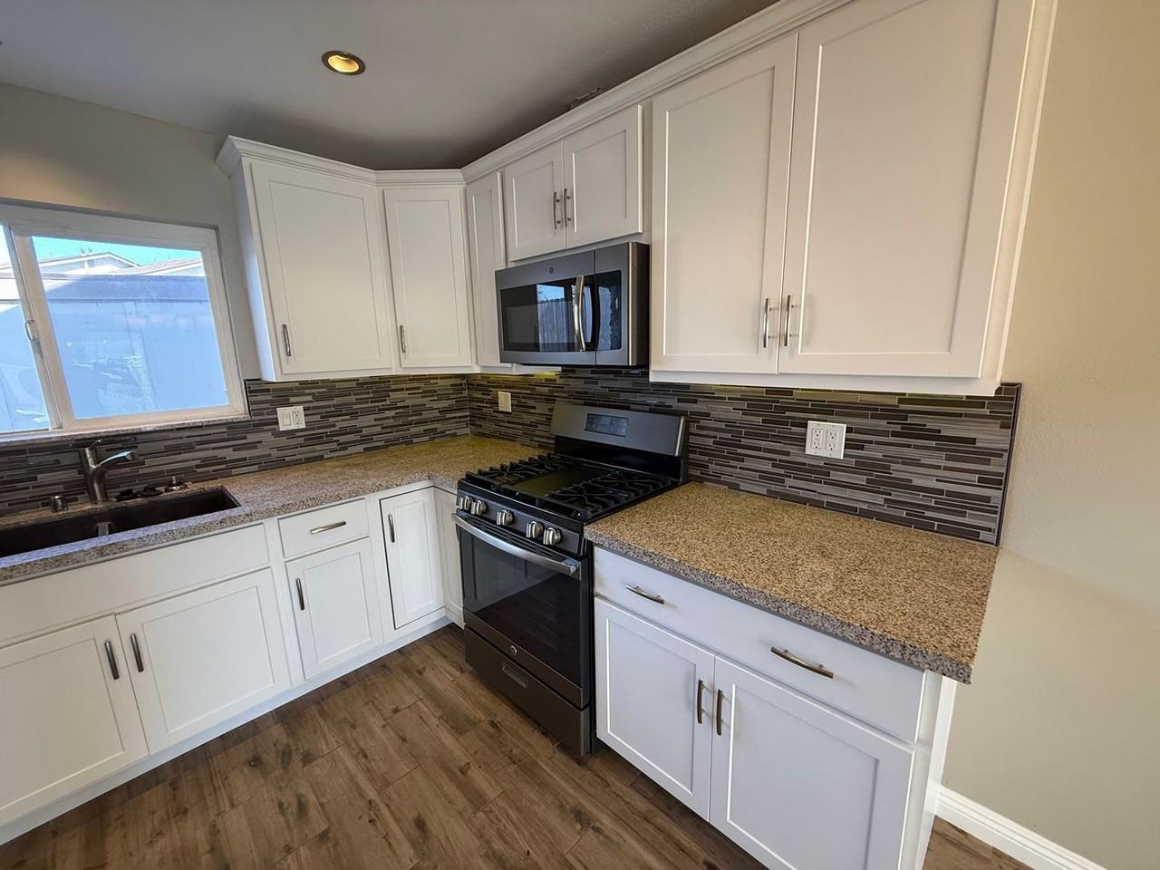 4830 Argyle Dr - Photo 4 of 31