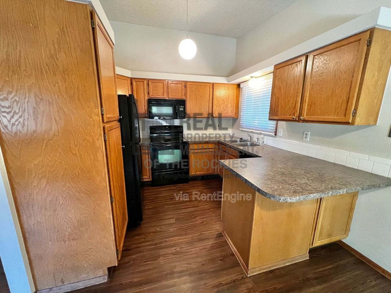 4224 Wolf Creek Ct - Photo 2 of 31