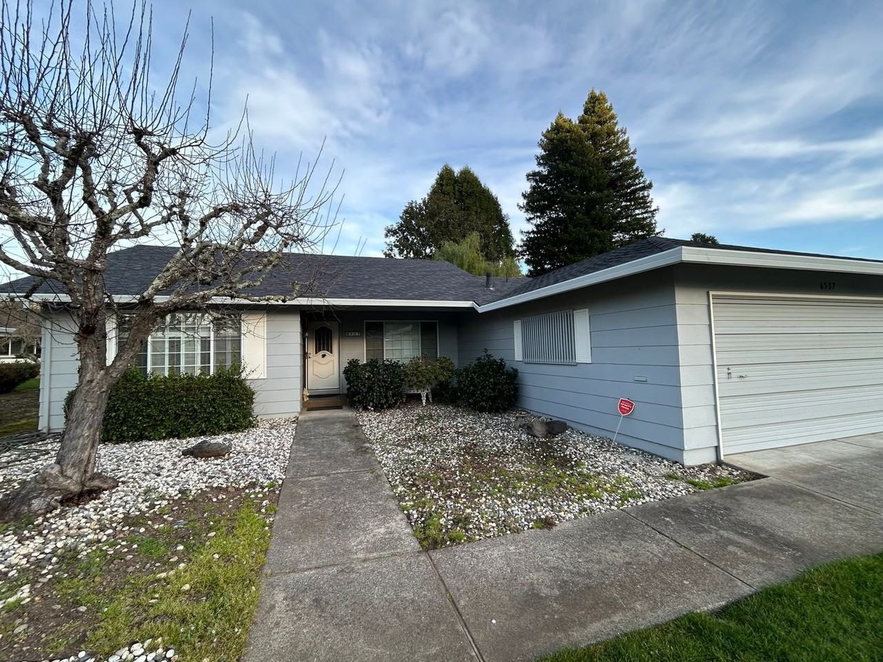 6537 Meadowridge Dr - Photo 2 of 11