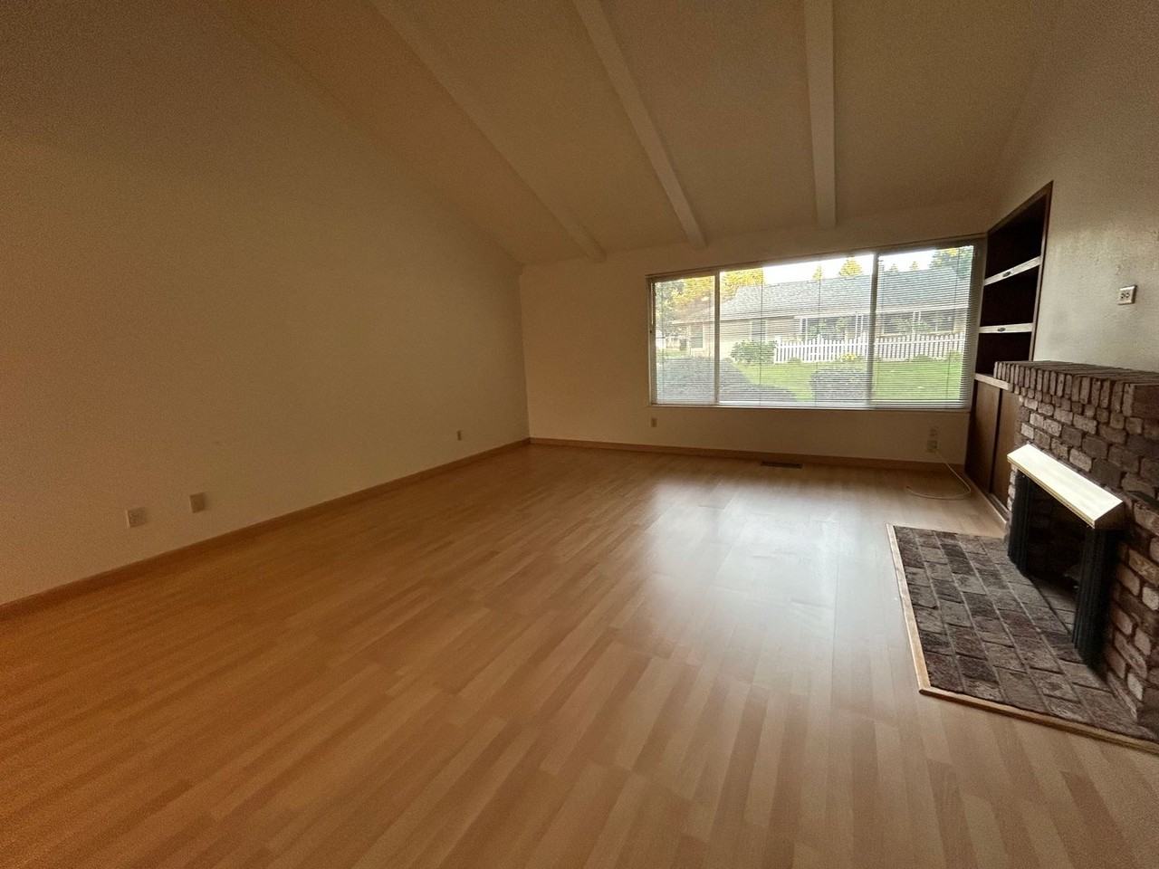 6537 Meadowridge Dr - Photo 4 of 11