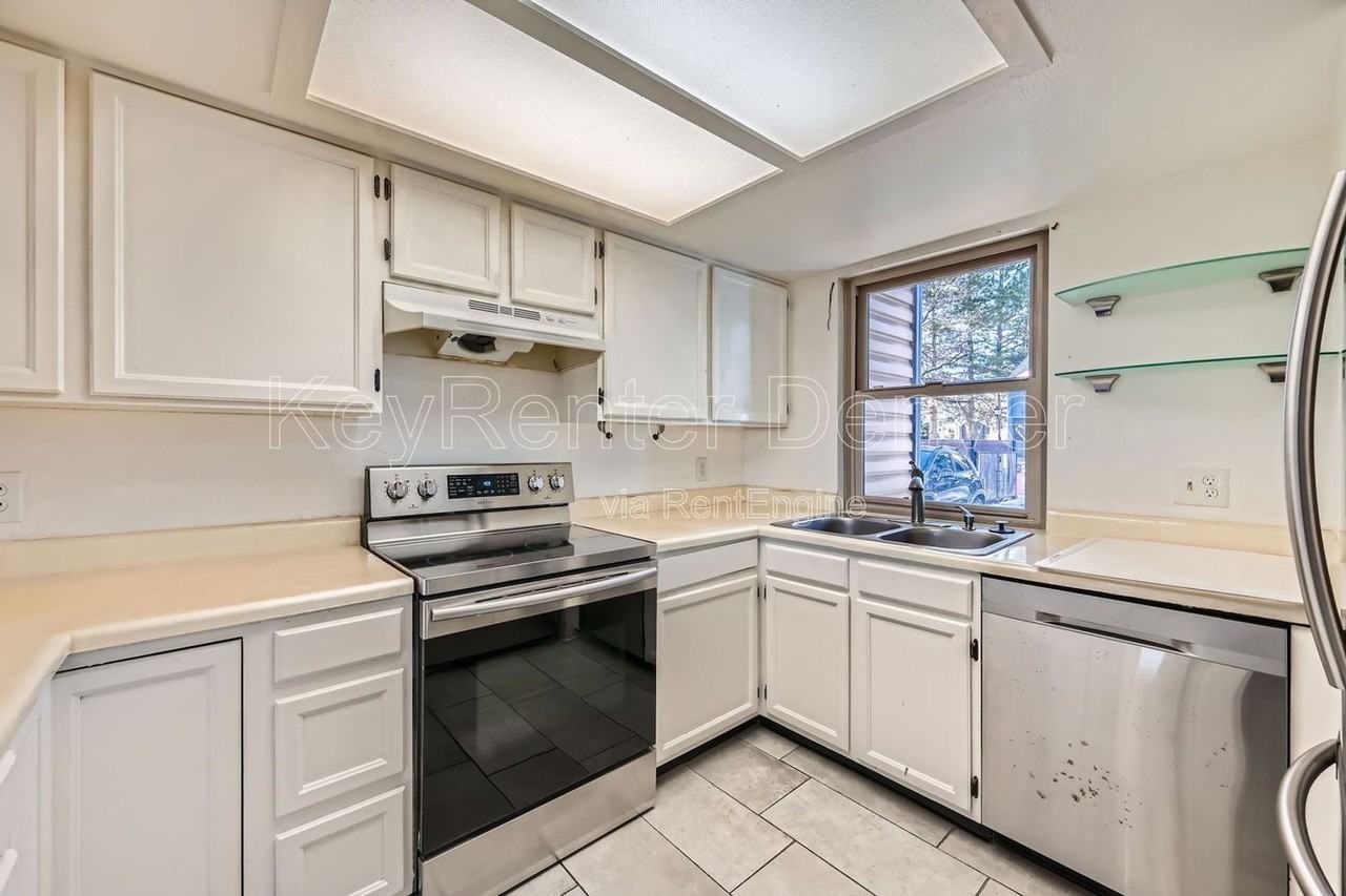 488 S Memphis Way #F - Photo 5 of 22