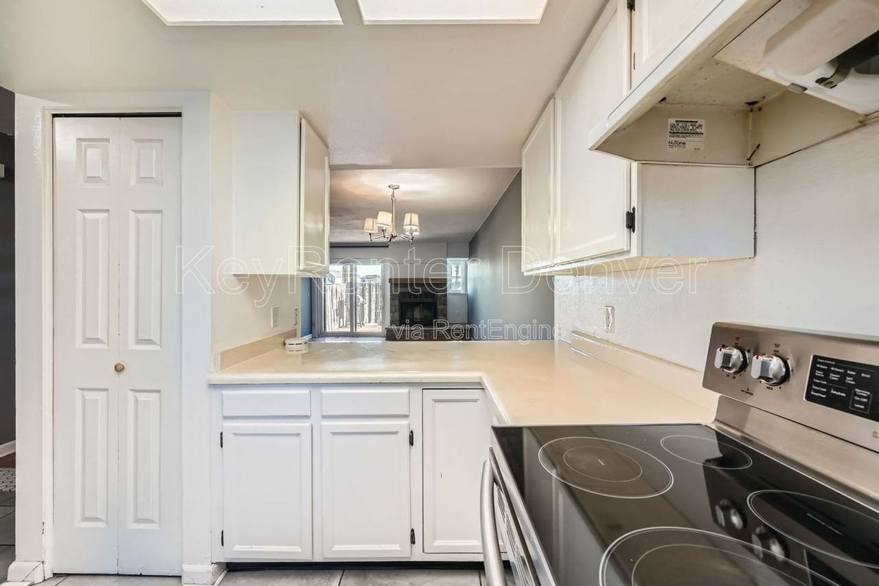 488 S Memphis Way #F - Photo 6 of 22