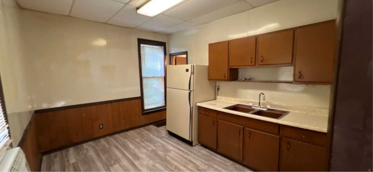 930 S Main St #1 - Photo 3 of 11