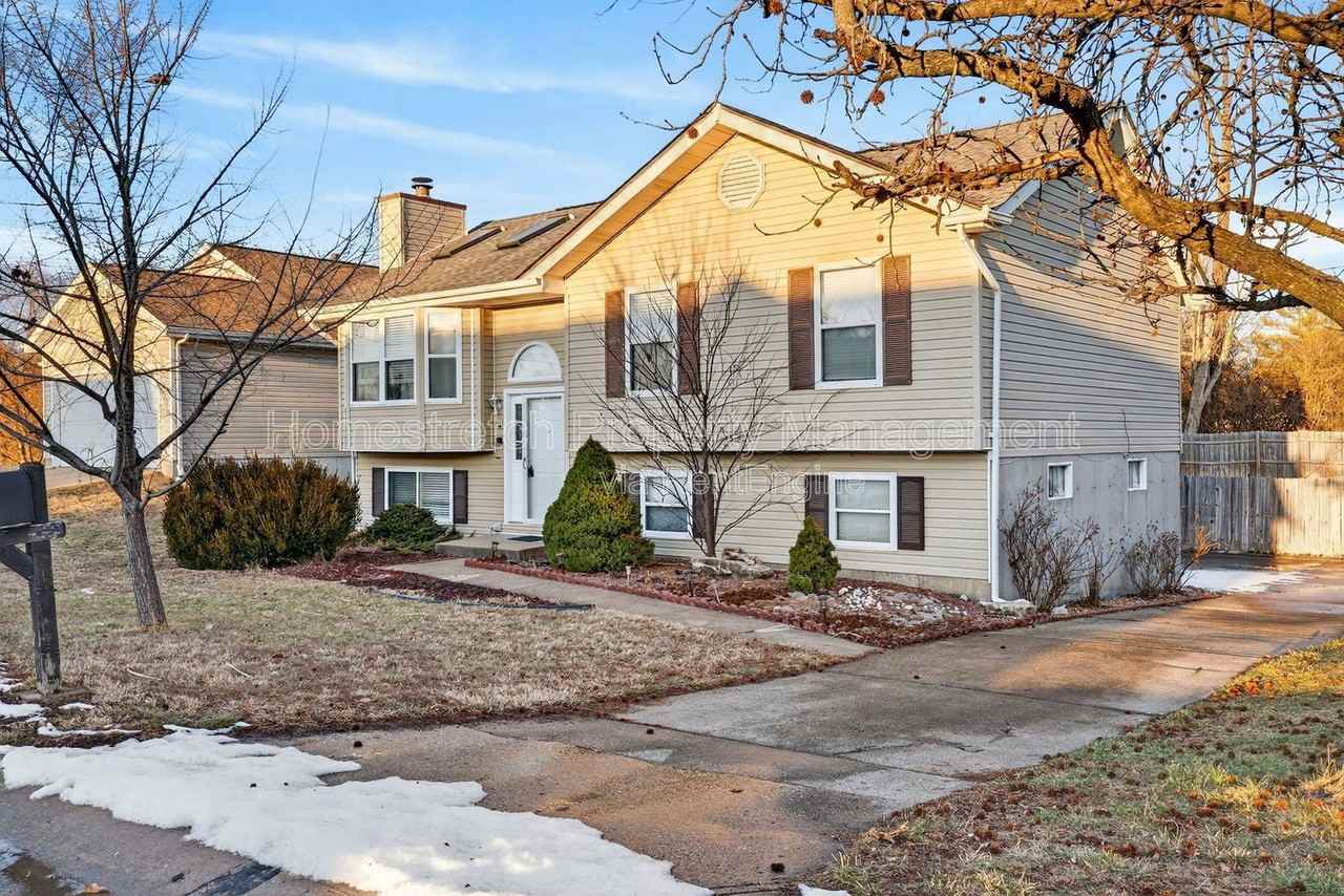 4 Devondale Pl - Photo 3 of 43