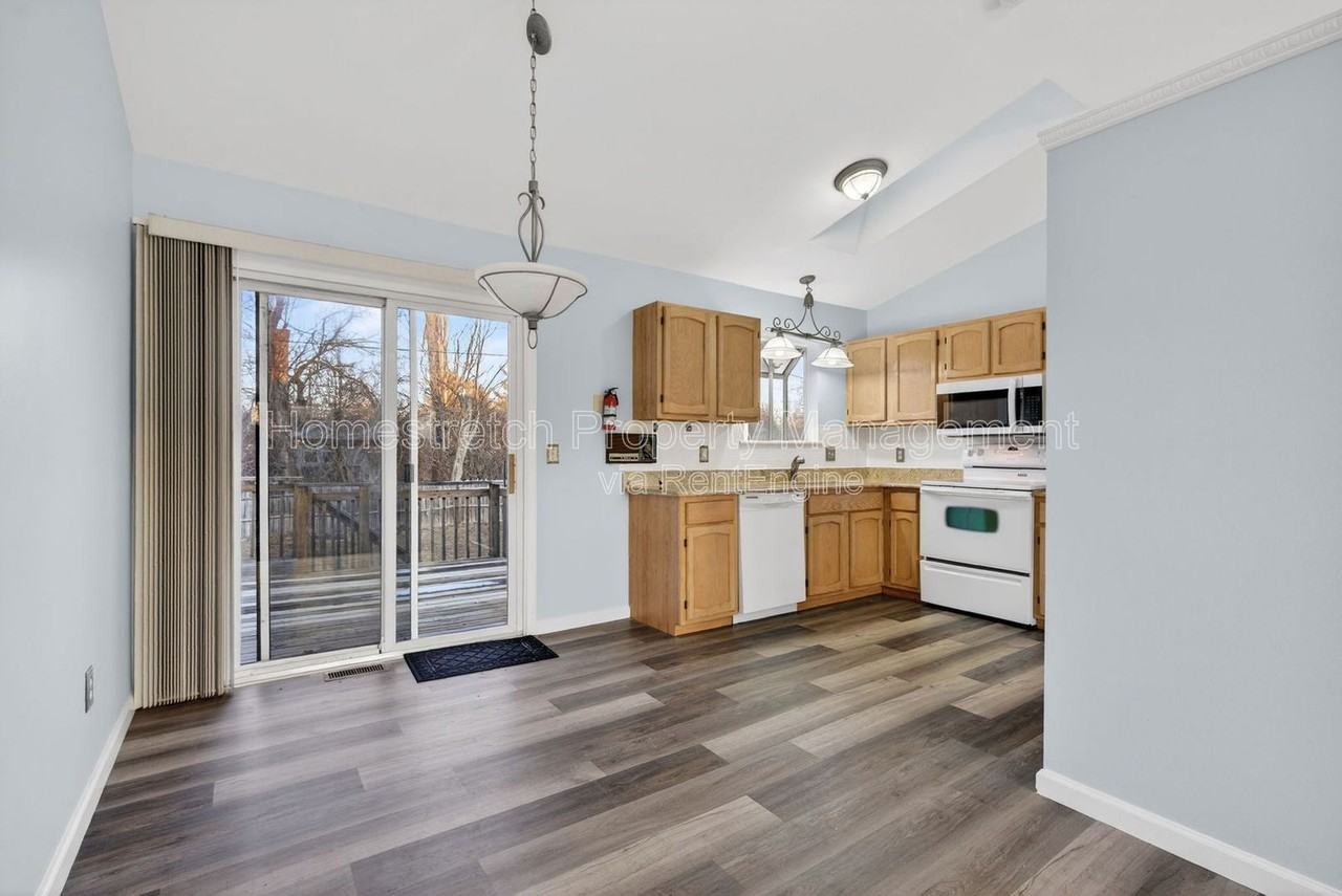 4 Devondale Pl - Photo 5 of 43