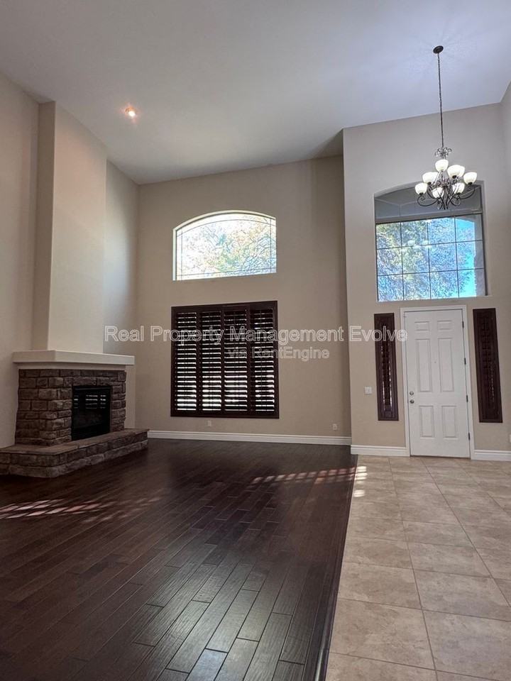 27313 N 23rd Ln - Photo 6 of 50