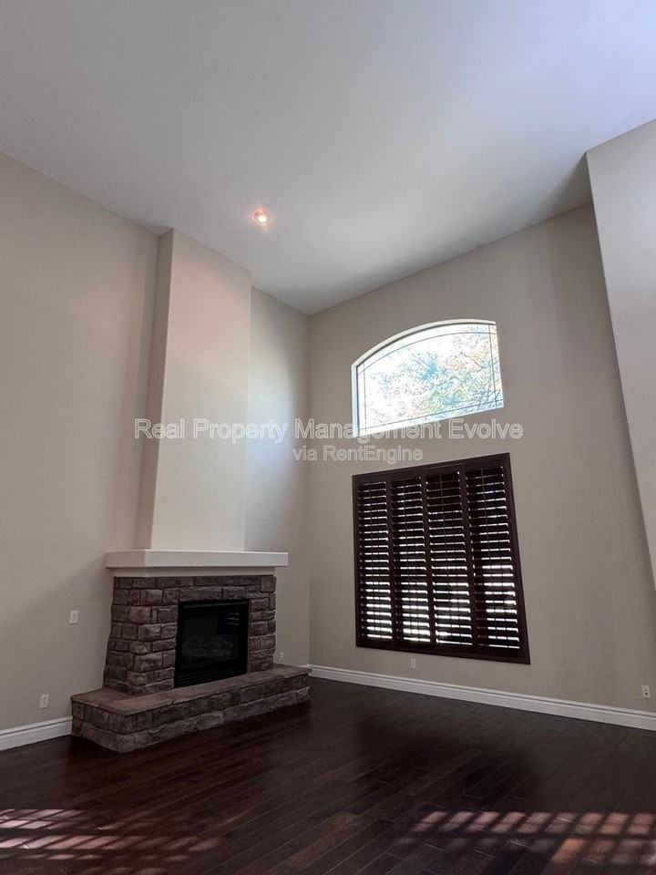 27313 N 23rd Ln - Photo 7 of 50