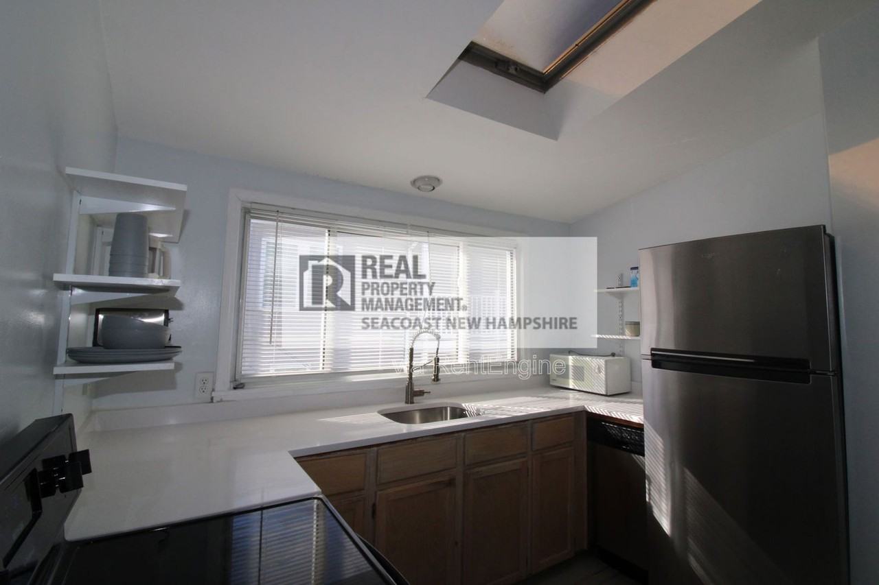 4 Ashworth Ave #2 - Photo 4 of 17