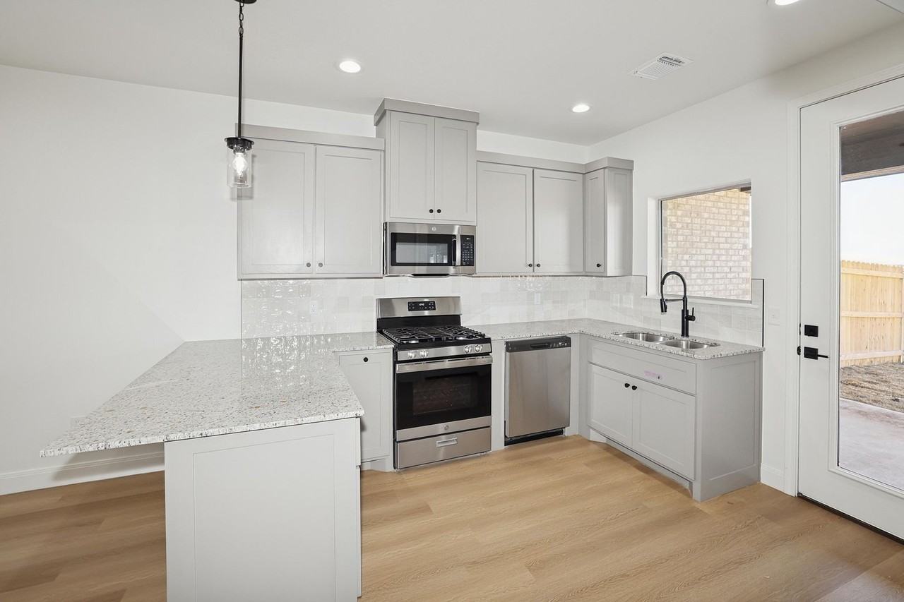 10424 10424 Tierra Santa #C - Photo 7 of 24