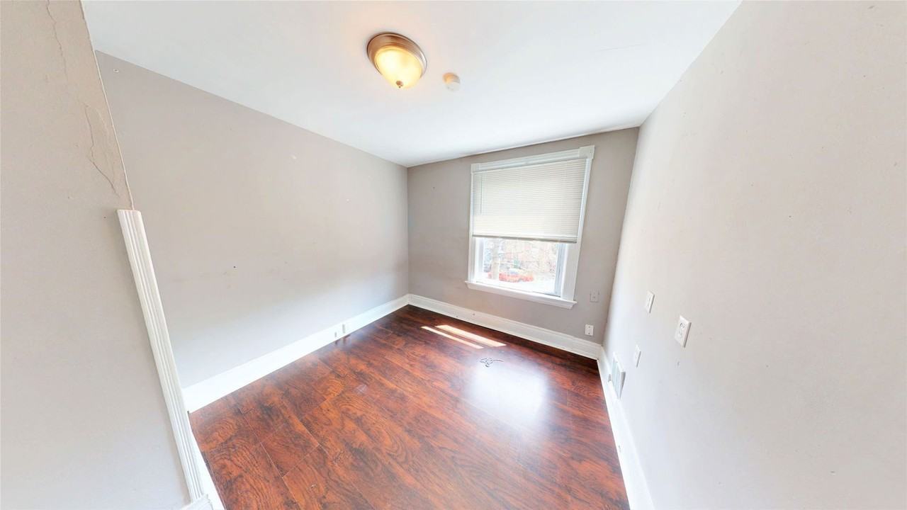 2313 Stratford Ave - Photo 6 of 13