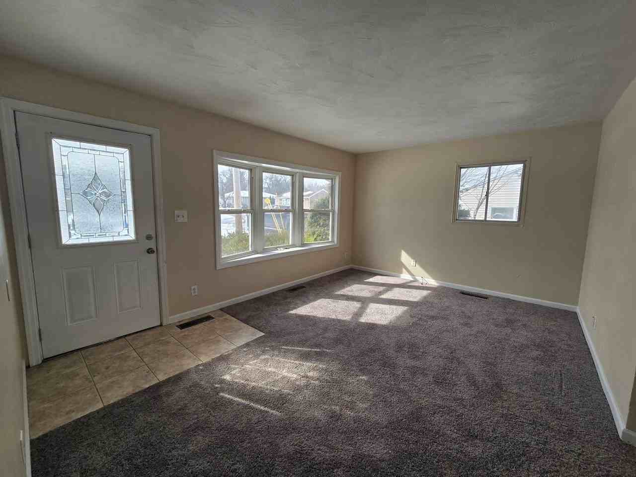 10781 Martin Dr - Photo 2 of 12