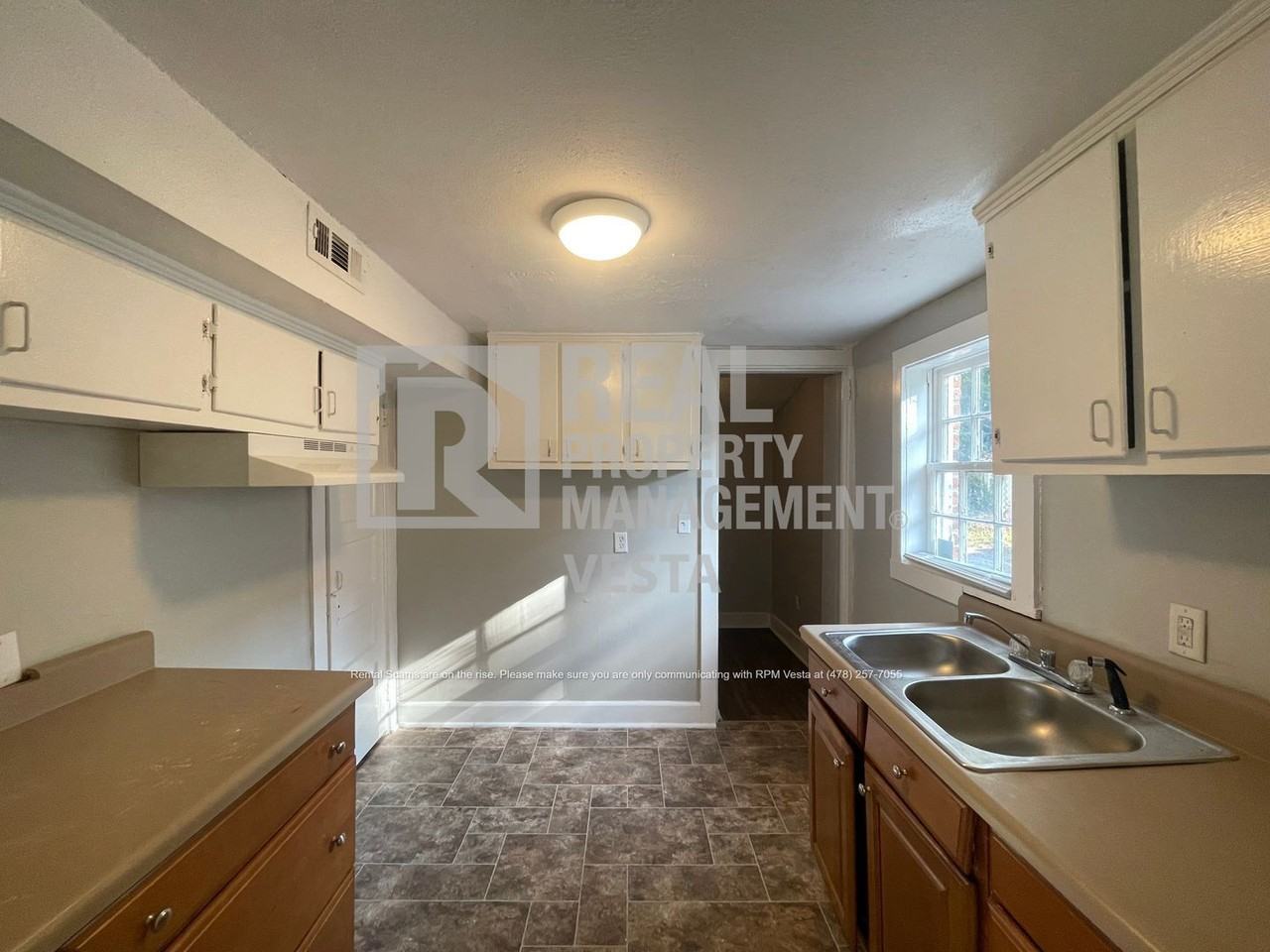 2677 Napier Ave - Photo 4 of 11