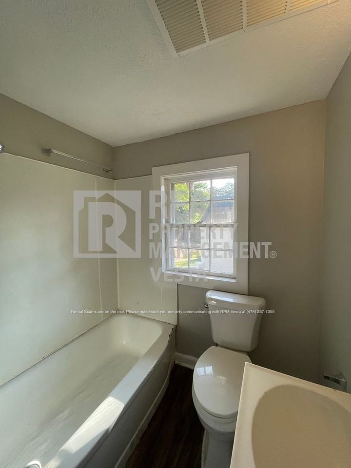 2677 Napier Ave - Photo 7 of 11