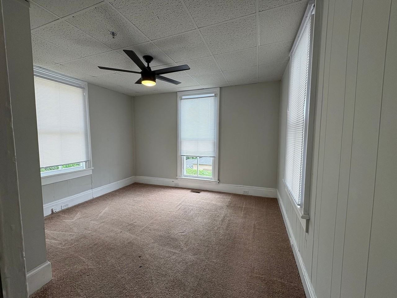 1055 Walnut St #C - Photo 5 of 9