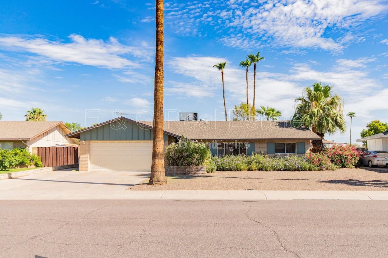 1622 E Fremont Dr - Photo 2 of 25