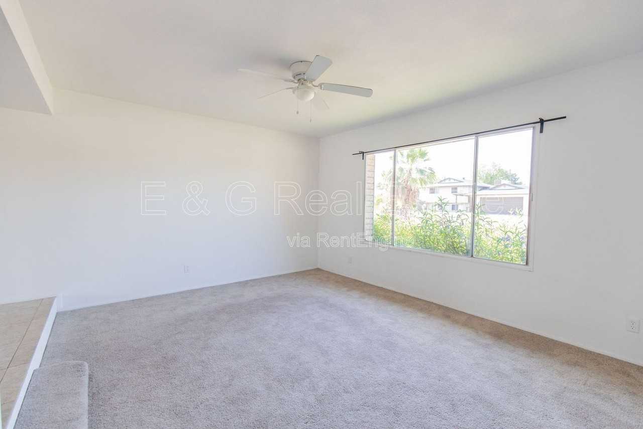 1622 E Fremont Dr - Photo 6 of 25