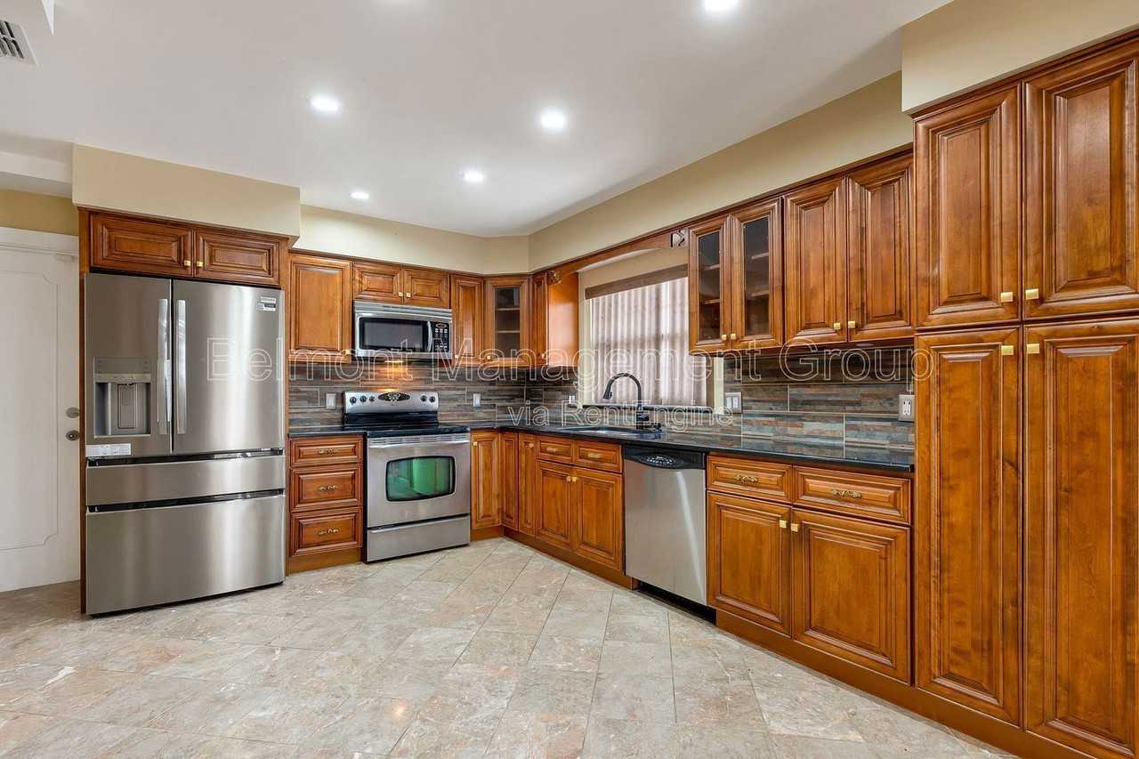 283 N Ranger Blvd - Photo 6 of 21