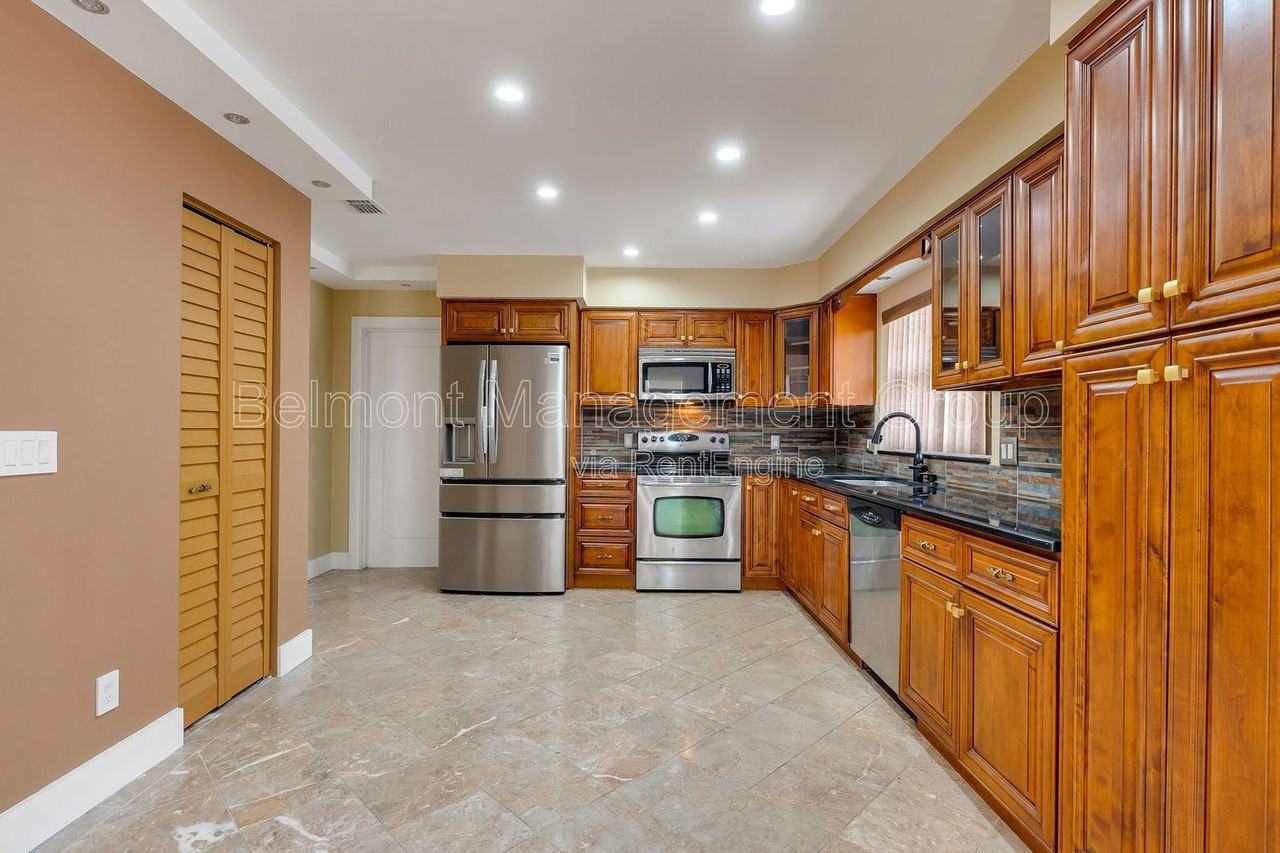 283 N Ranger Blvd - Photo 7 of 21