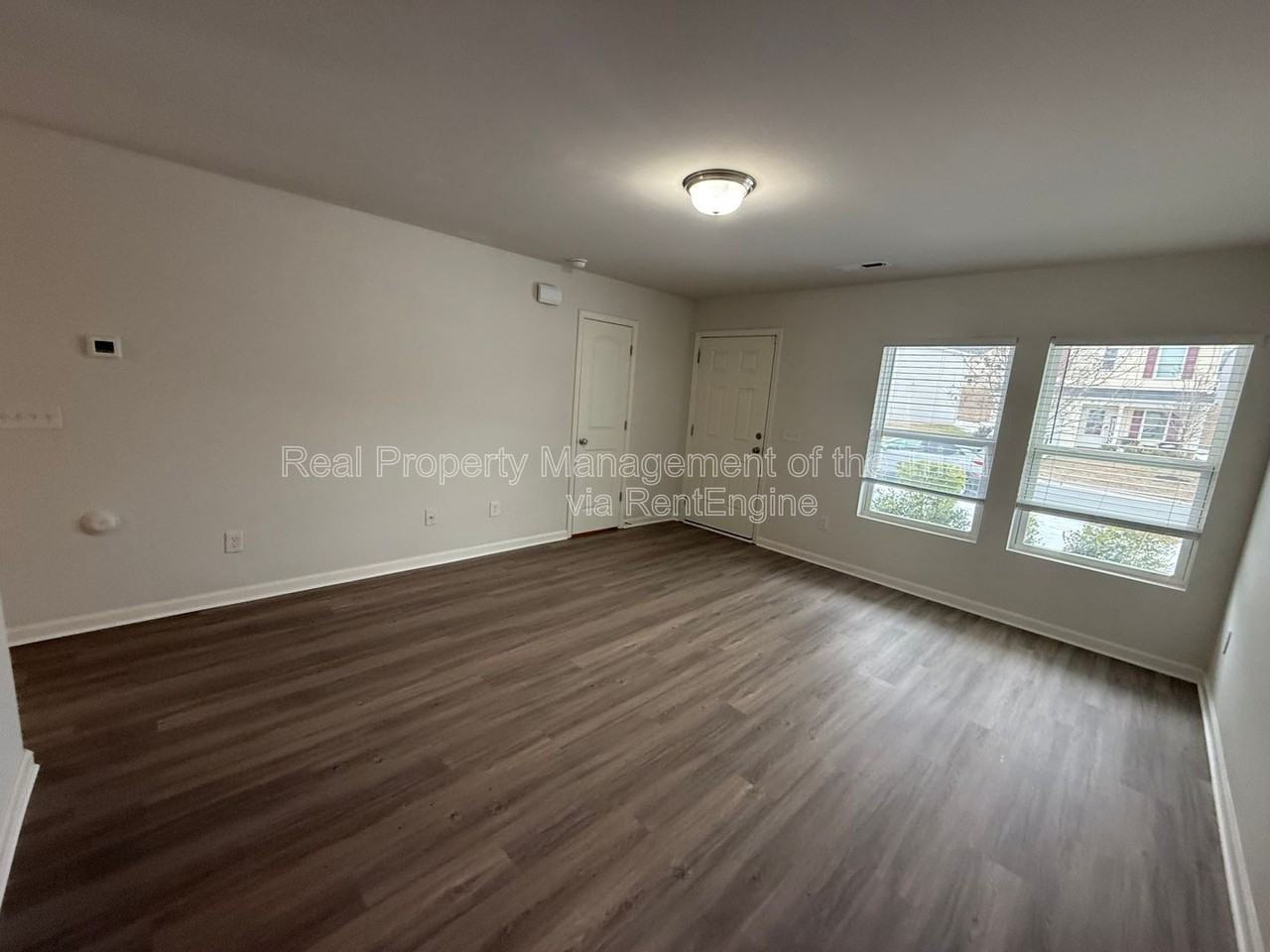 3904 Vershire Ave - Photo 3 of 27