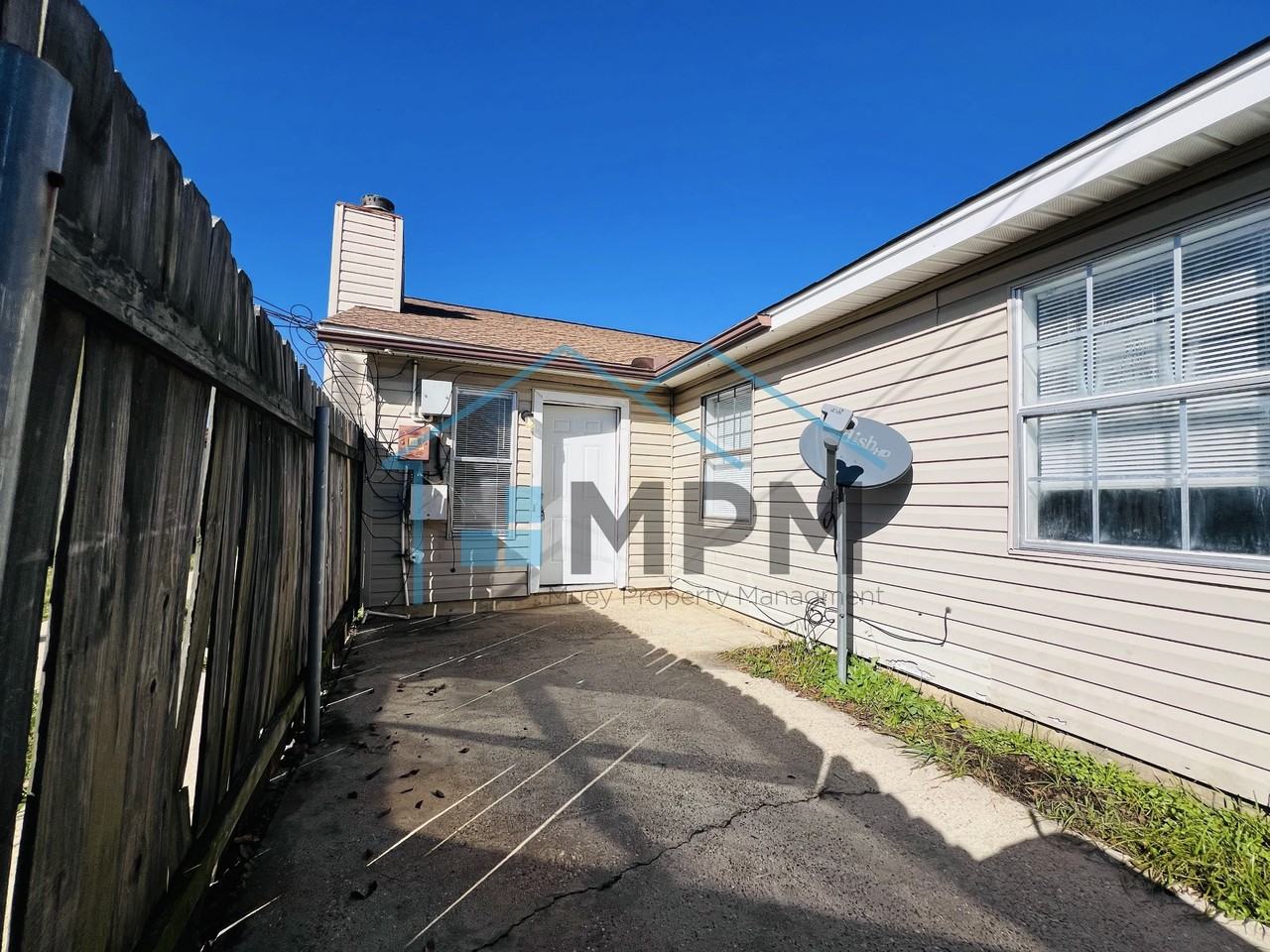 83 Colonial Dr #C - Photo 4 of 8