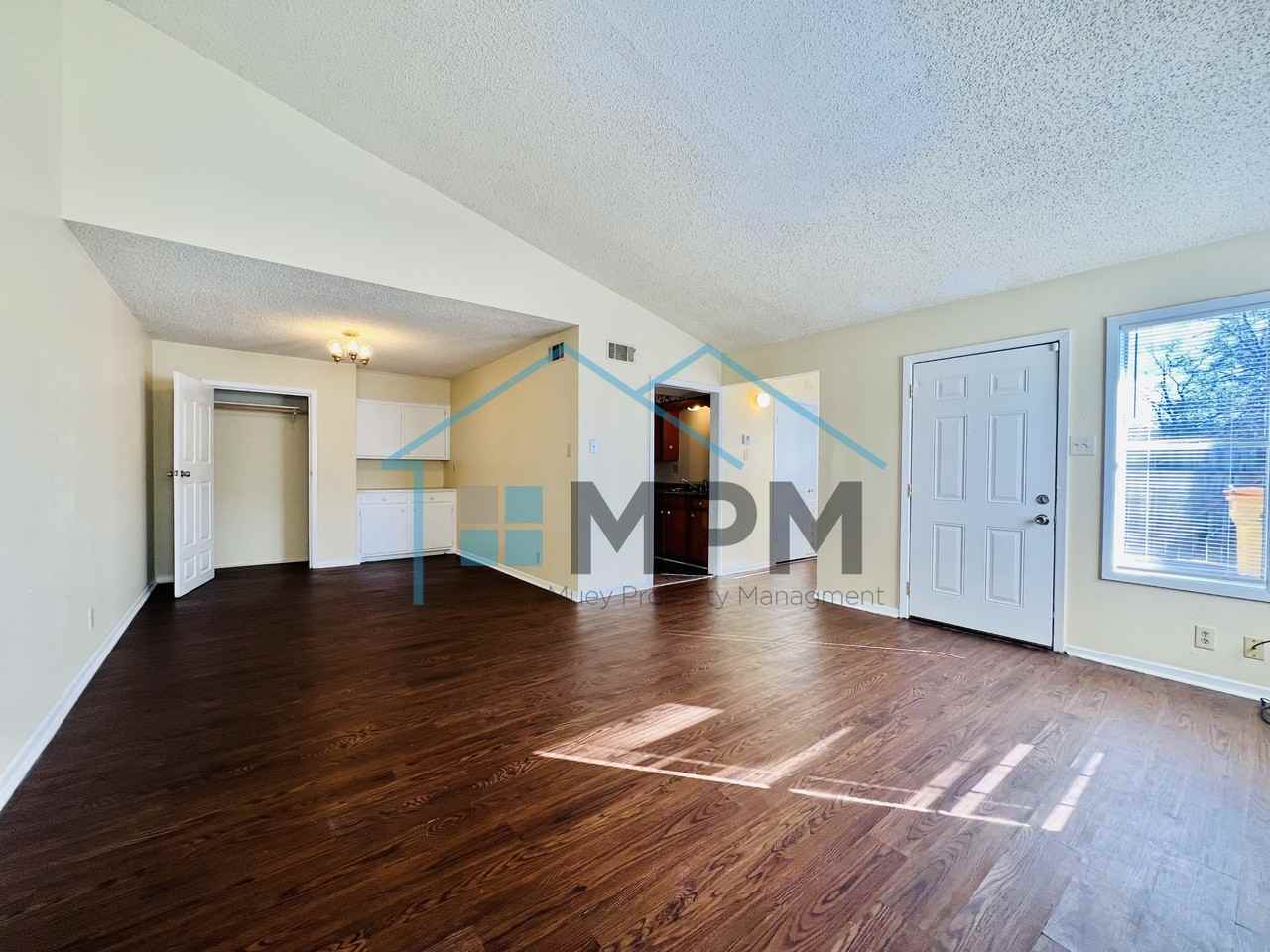 83 Colonial Dr #C - Photo 2 of 8