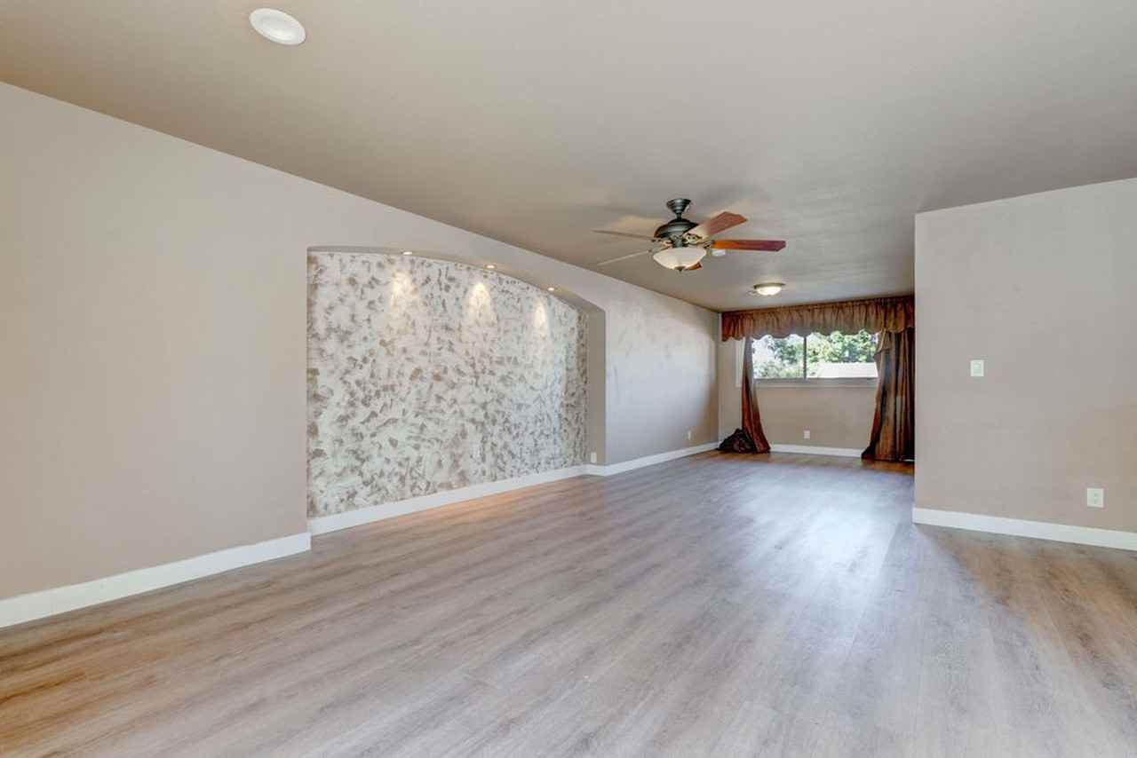 1489 Santa Anita Dr - Photo 3 of 50