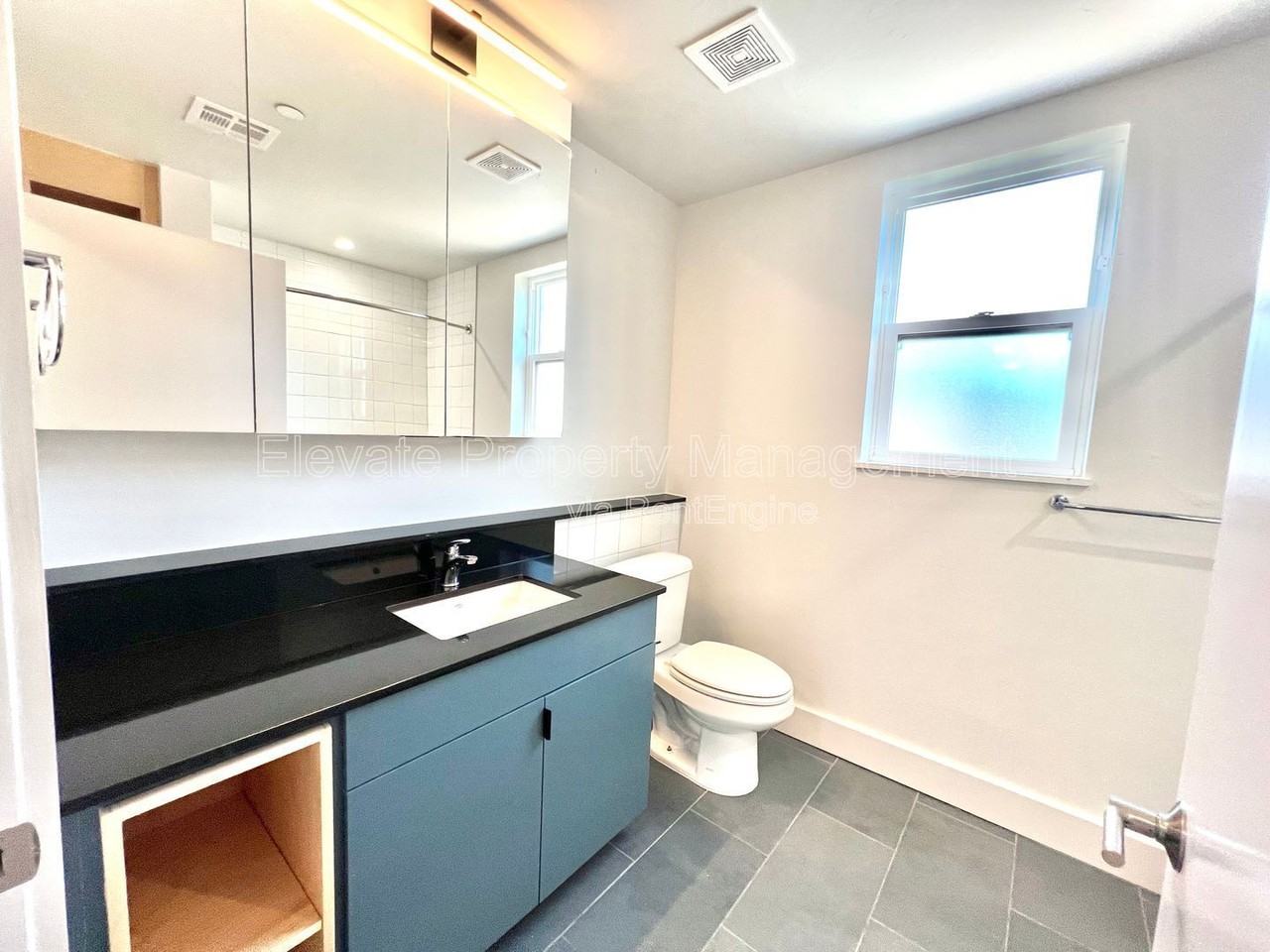 1701 Nw 12th St #13 - Photo 7 of 11