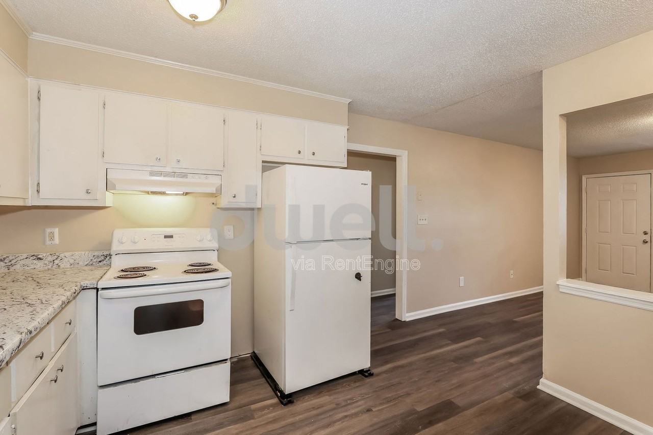 2828 Lumpkin Rd #B - Photo 5 of 16