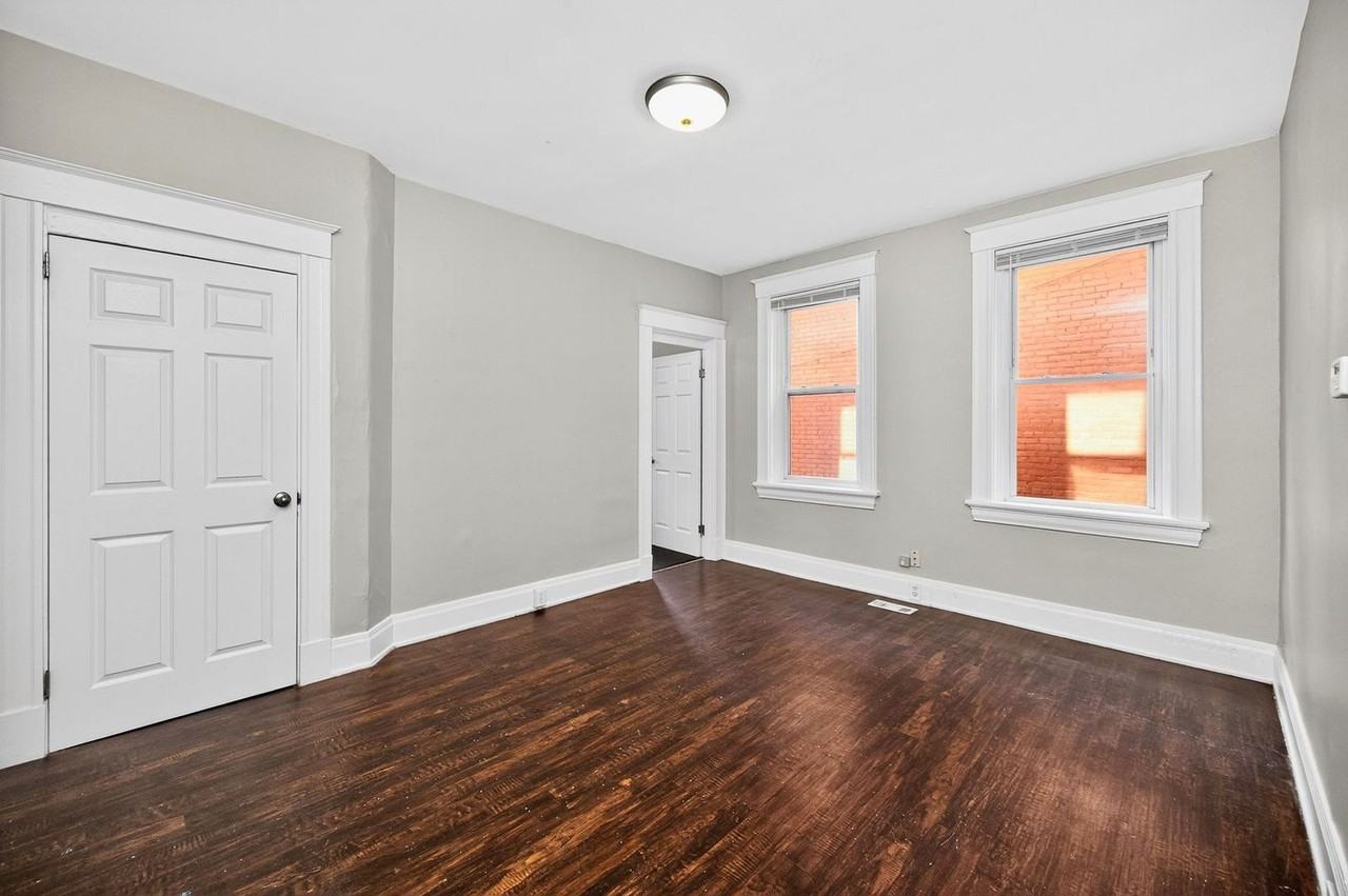 2359 Stratford Ave - Photo 3 of 19