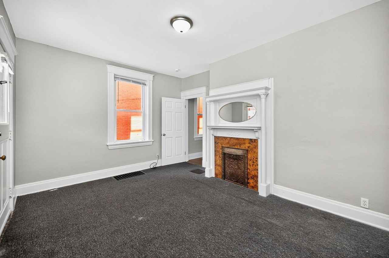 2359 Stratford Ave - Photo 5 of 19