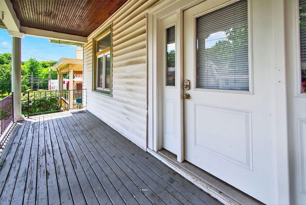 2315 Moerlein Ave - Photo 2 of 10