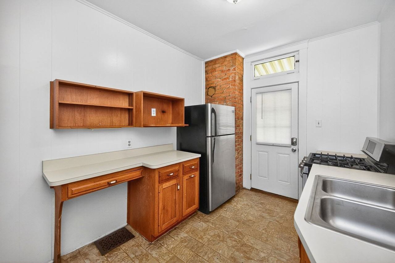 2315 Moerlein Ave - Photo 6 of 10