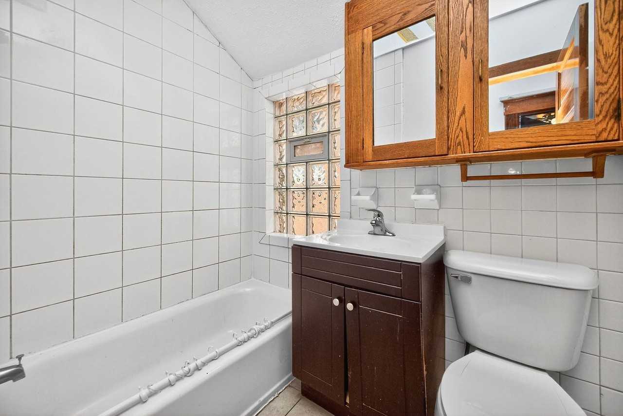 2315 Moerlein Ave - Photo 7 of 10