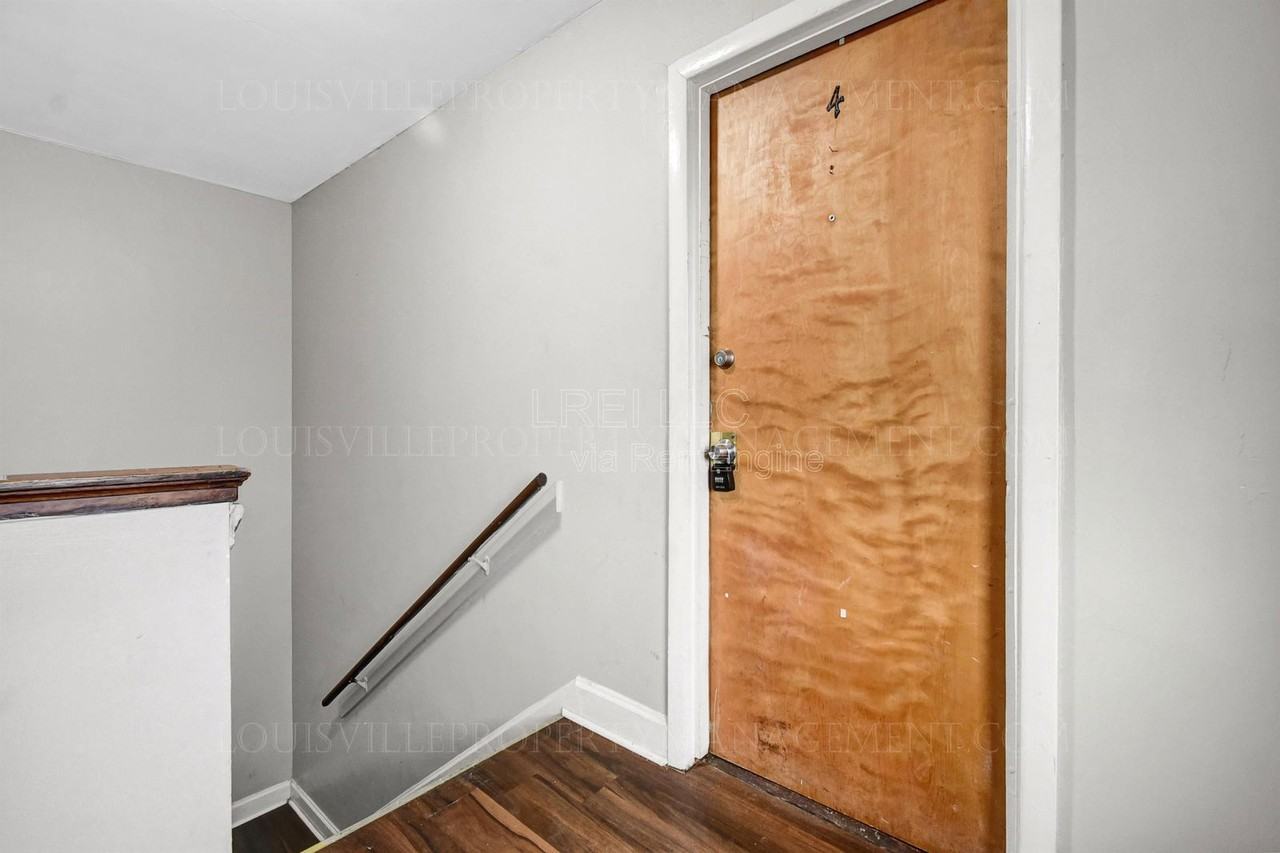 2211 Gerald Ct - Photo 2 of 18