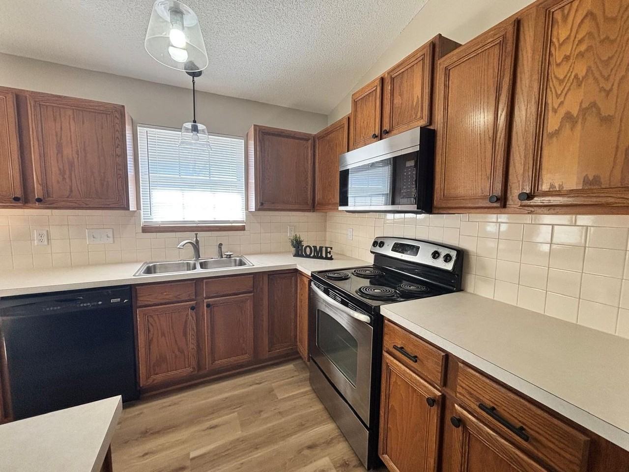 10307 W Yosemite Dr - Photo 2 of 16