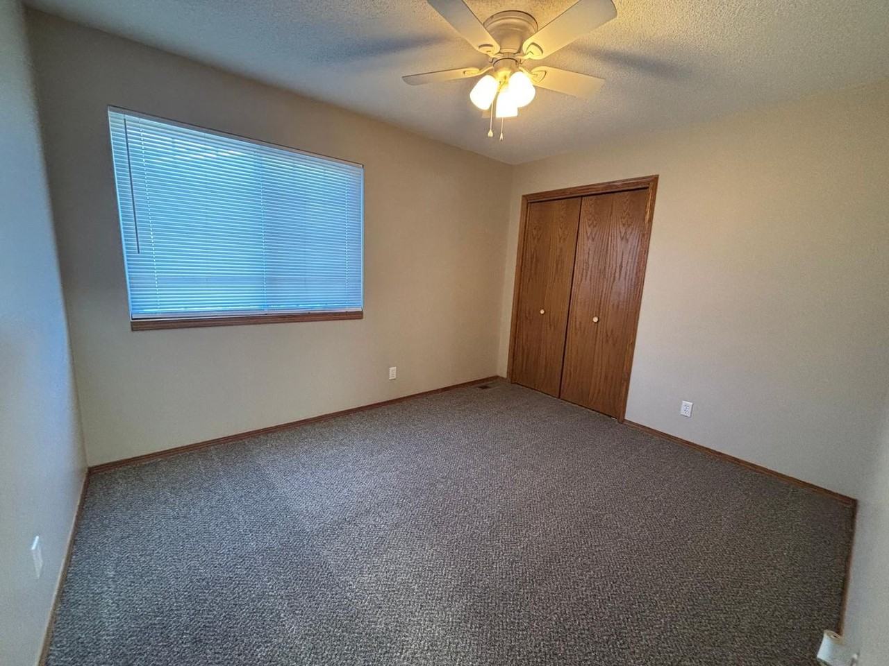 10307 W Yosemite Dr - Photo 4 of 16