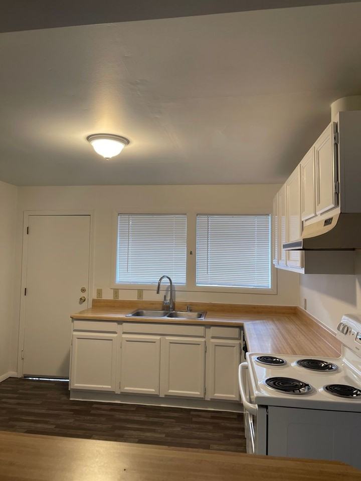 8797 116th Ave Ne - Photo 6 of 21