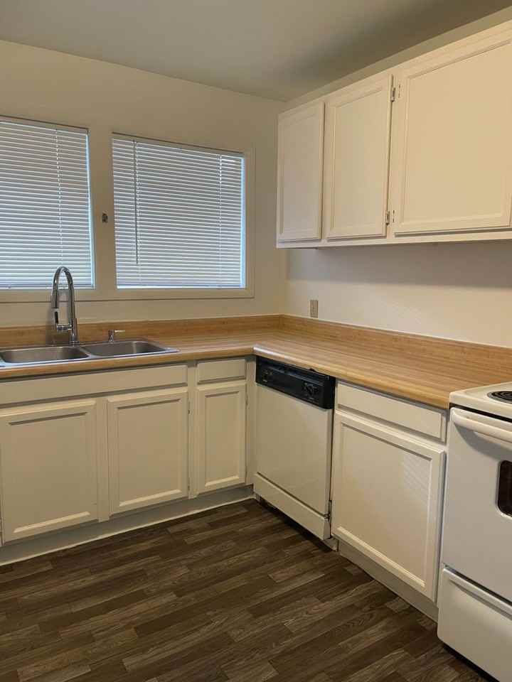 8797 116th Ave Ne - Photo 7 of 21