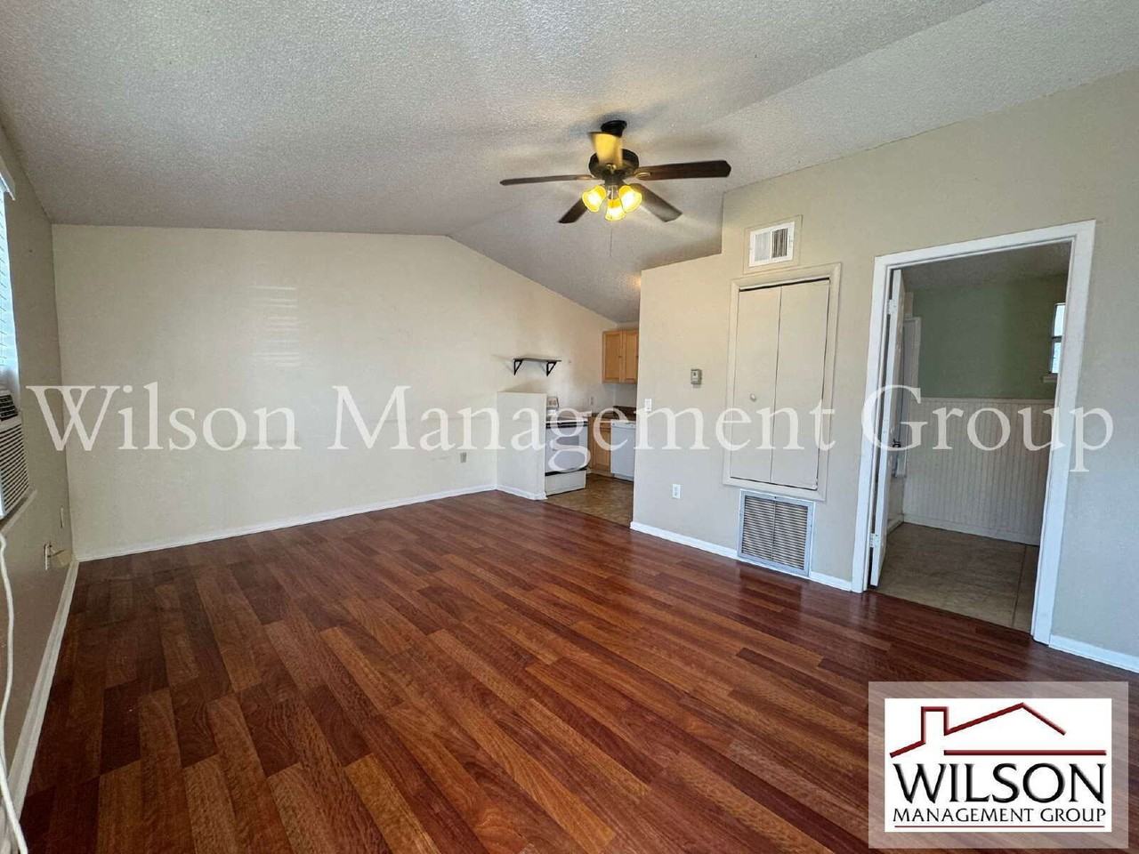 3104 E Jefferson St #A - Photo 4 of 22