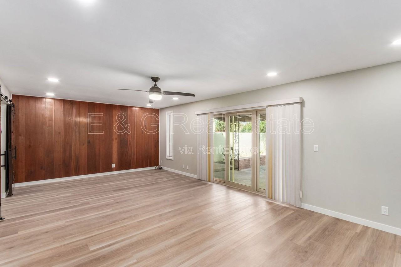 3037 S Country Club Way - Photo 4 of 37